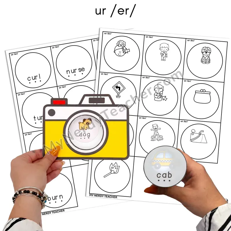 R-Controlled ur Flashlight Phonics Task Cards — BW
