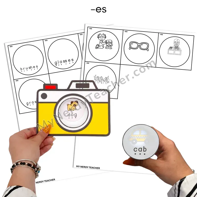 Inflectional Ending -es Flashlight Phonics Task Cards — BW