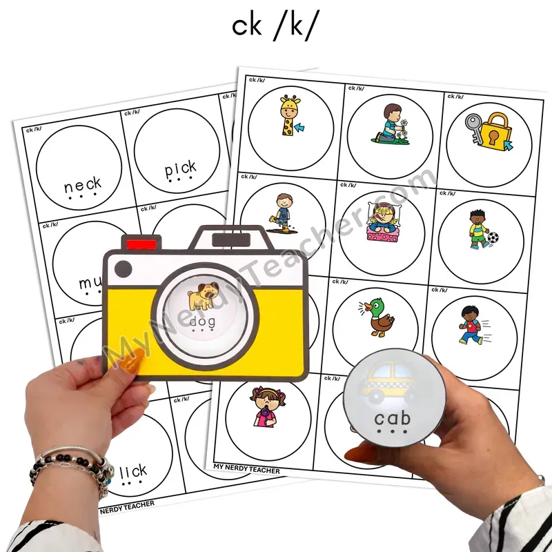 Digraph ck Flashlight Phonics Task Cards — Color