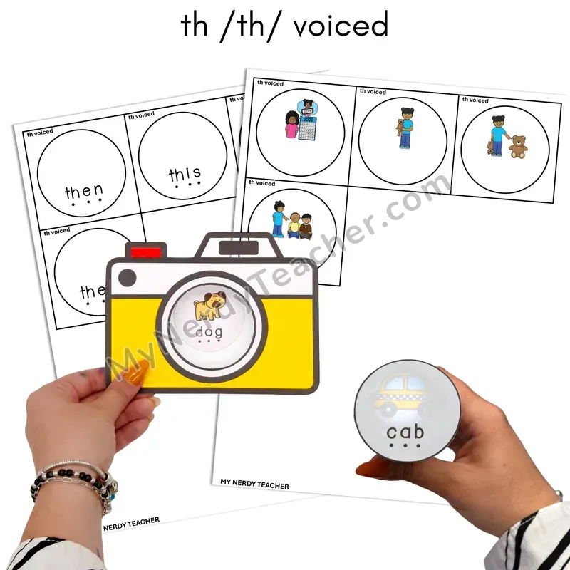 Voiced Digraph th Flashlight Phonics Task Cards — Color